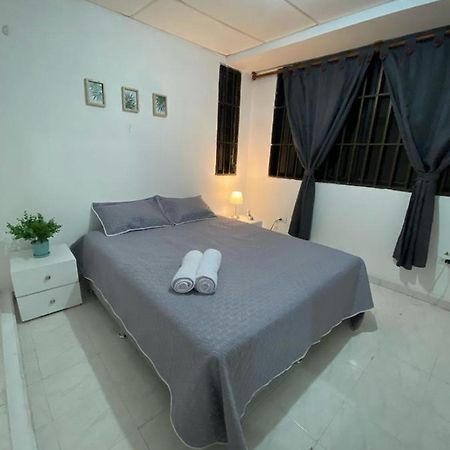 Habitaciones Independientes Cerca Al Aeropuerto 3 Cartagena Kültér fotó