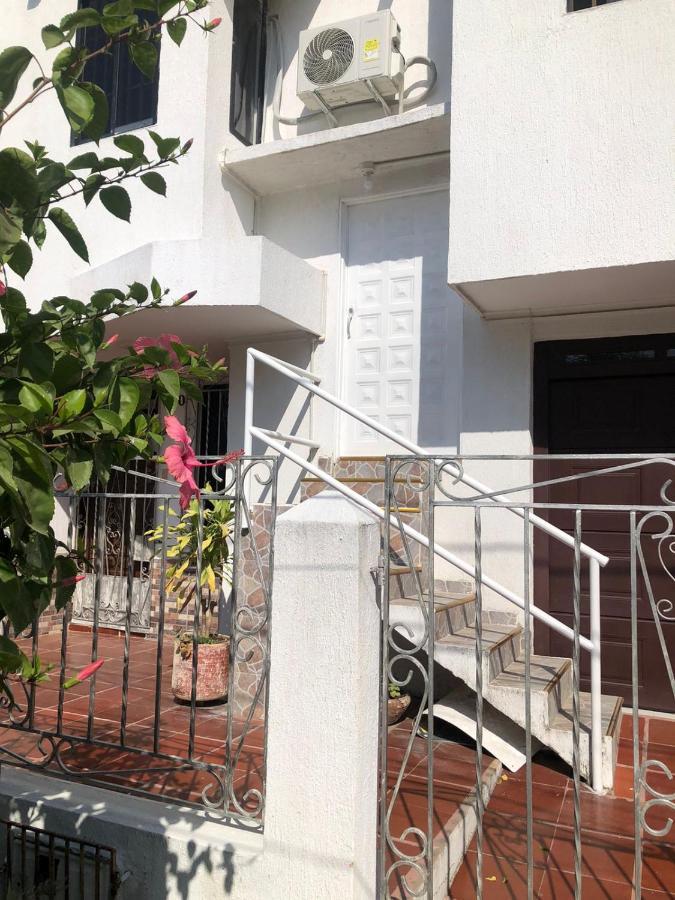 Habitaciones Independientes Cerca Al Aeropuerto 3 Cartagena Kültér fotó
